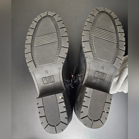 Time and Tru Ankle Boots - Picture 3 of 3